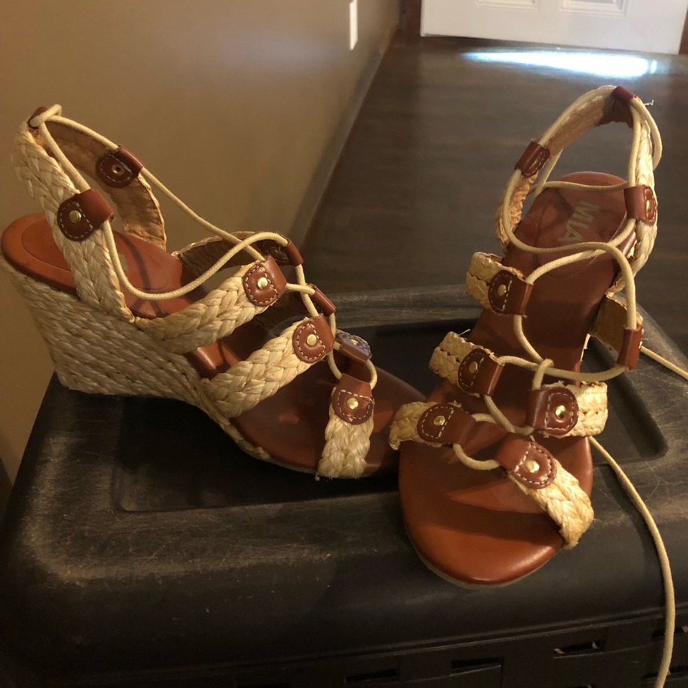 Wedge sandals